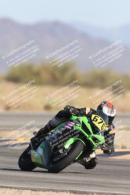 media/Oct-04-2025-CVMA (Sat) [[408bcdd6e4]]/Race 13-Amateur Supersport Open/